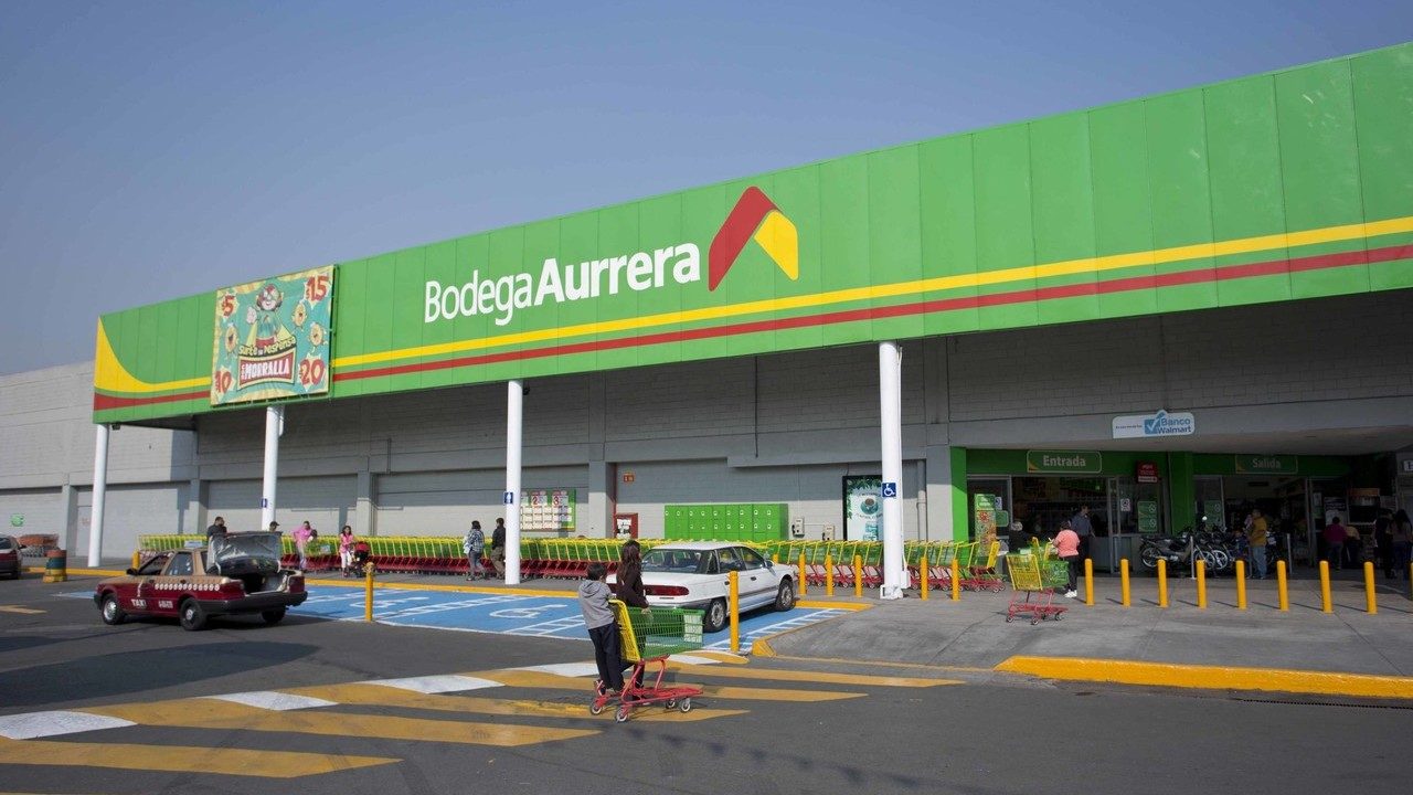 How to leverage Line's targeted group messaging feature for social marketing?